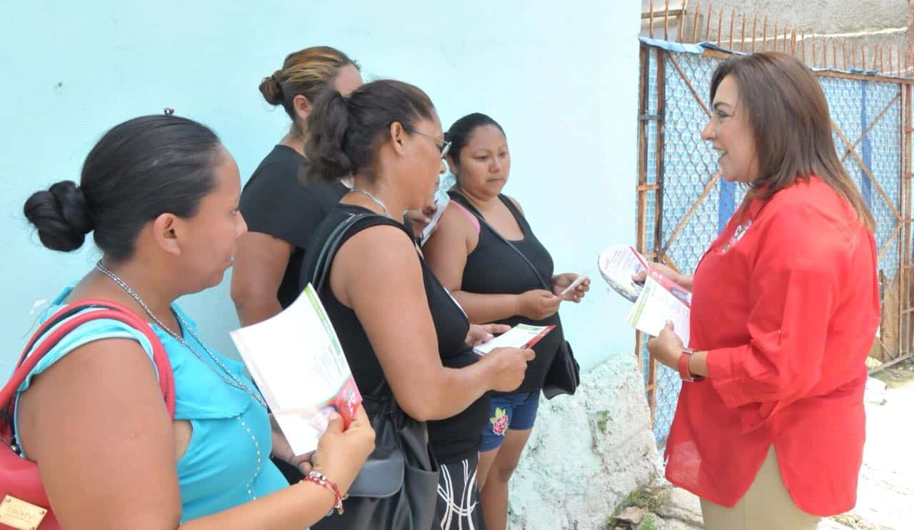 Colonos de Chetumal exponen a Cora Amalia necesidades y deficiencias que padecen
