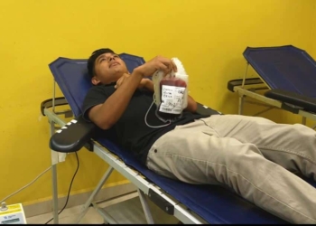 Estudiantes de la UIMQROO se suman a la jornada de donación de sangre