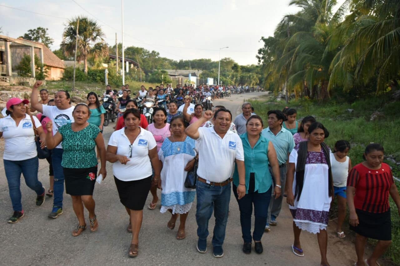 Con gran marcha, habitantes de La Candelaria muestran respaldo a Erik Borges