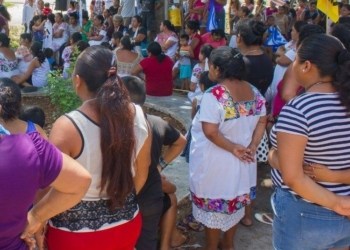 Denunciarán a candidatos que usen a gente maya