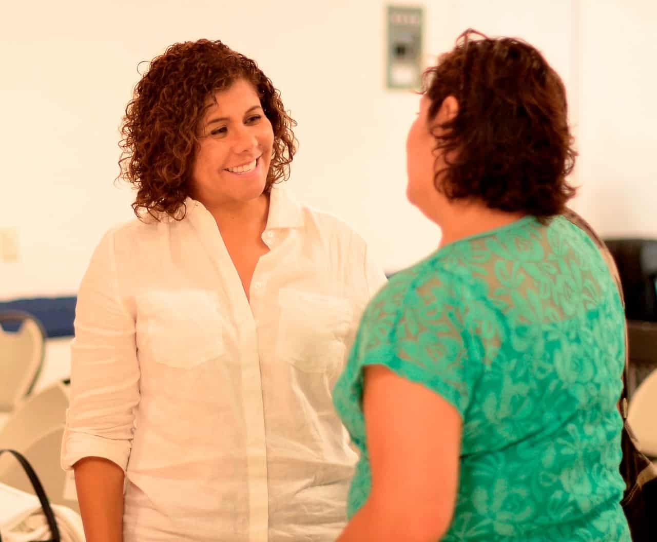 A luchar juntos contra las adicciones y la violencia, Leslie Hendricks