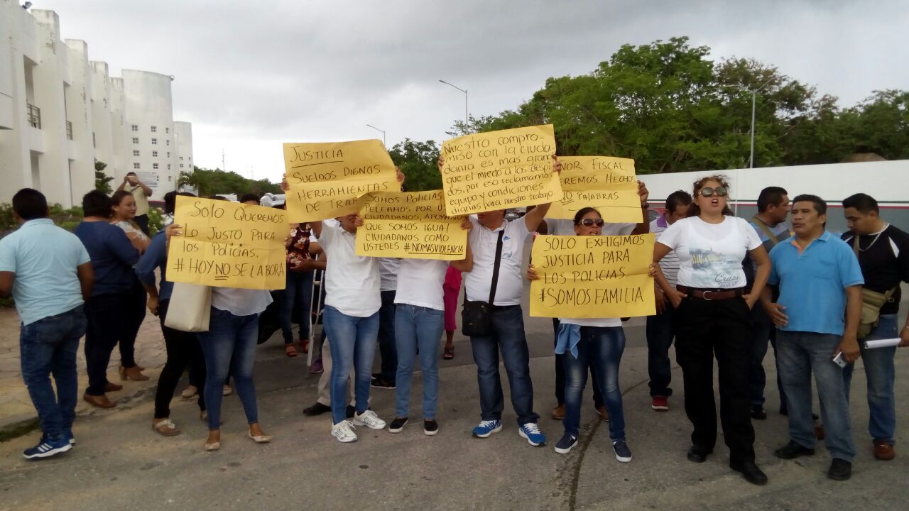En Playa del Carmen, ministeriales se suman a exigencias contra la FGE
