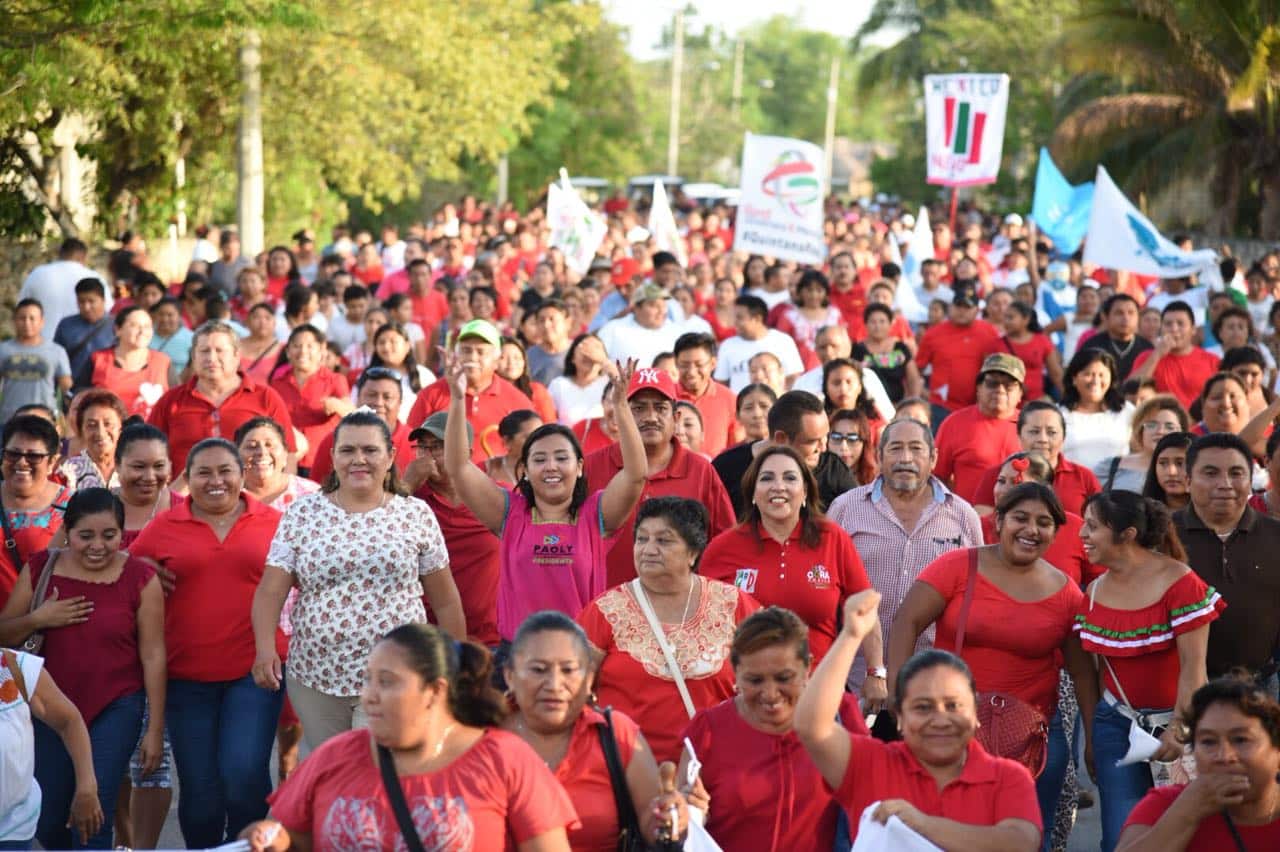 Encabezan Cora Amalia Y Paoly Perera Concurrida Marcha En Felipe Carrillo Puerto