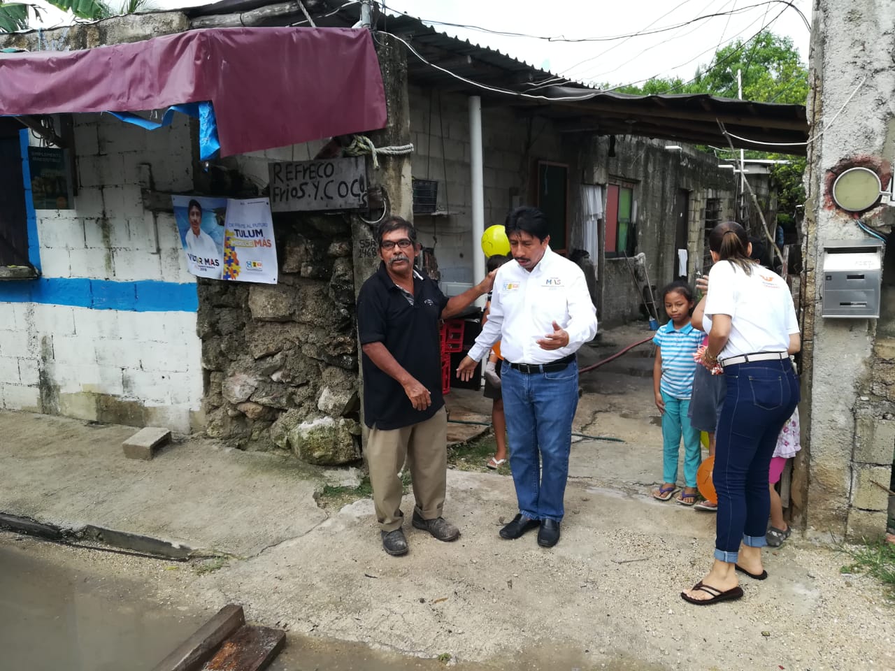Víctor Mas recibe el apoyo de las familias fundadoras de Tulum