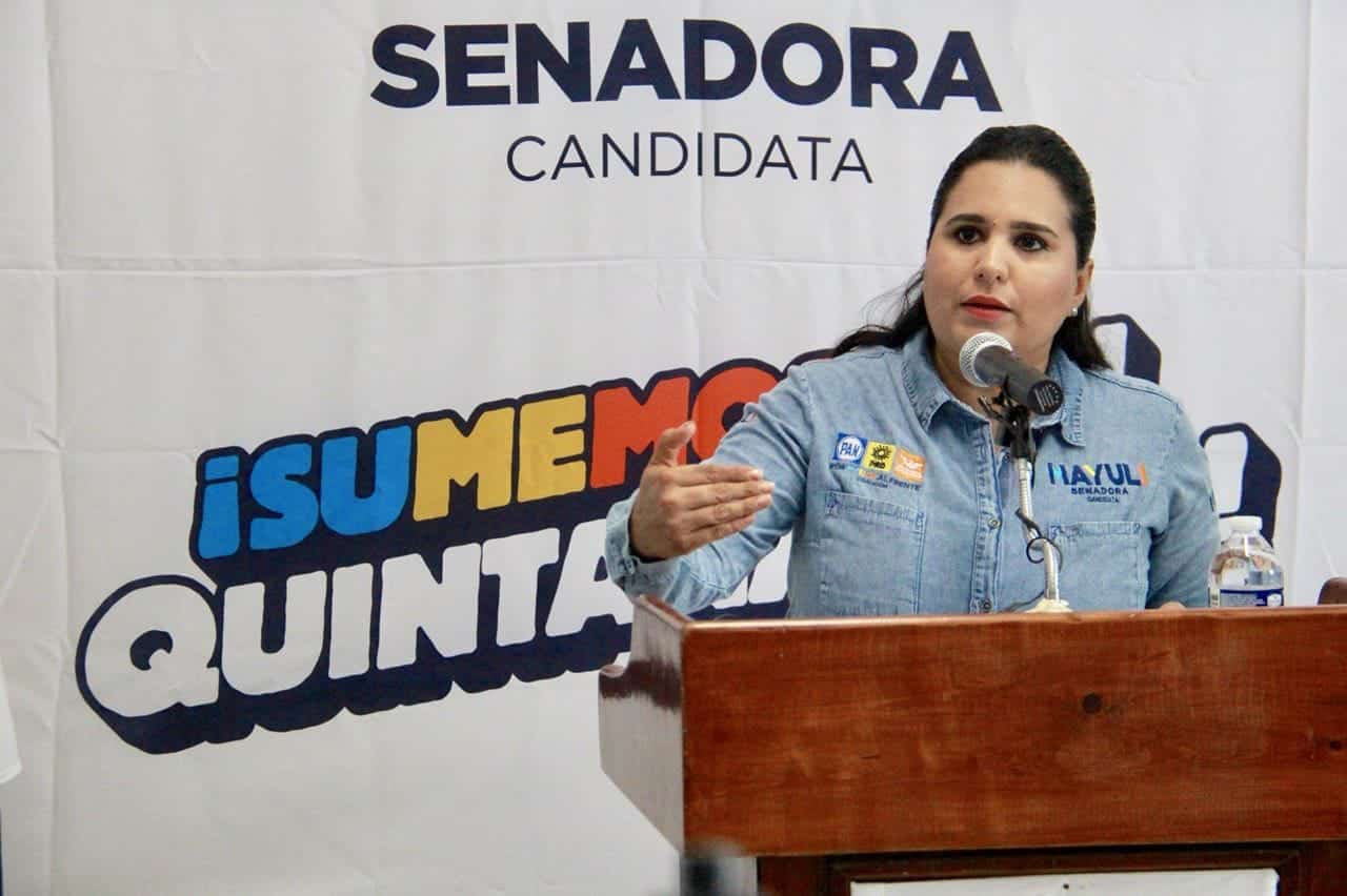 Impulsaremos becas para mujeres en ciencia y tecnología: Mayuli Martínez