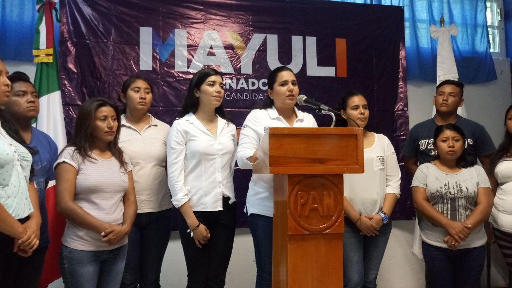 Políticas públicas que favorezcan a los jóvenes, propone Mayuli Martínez