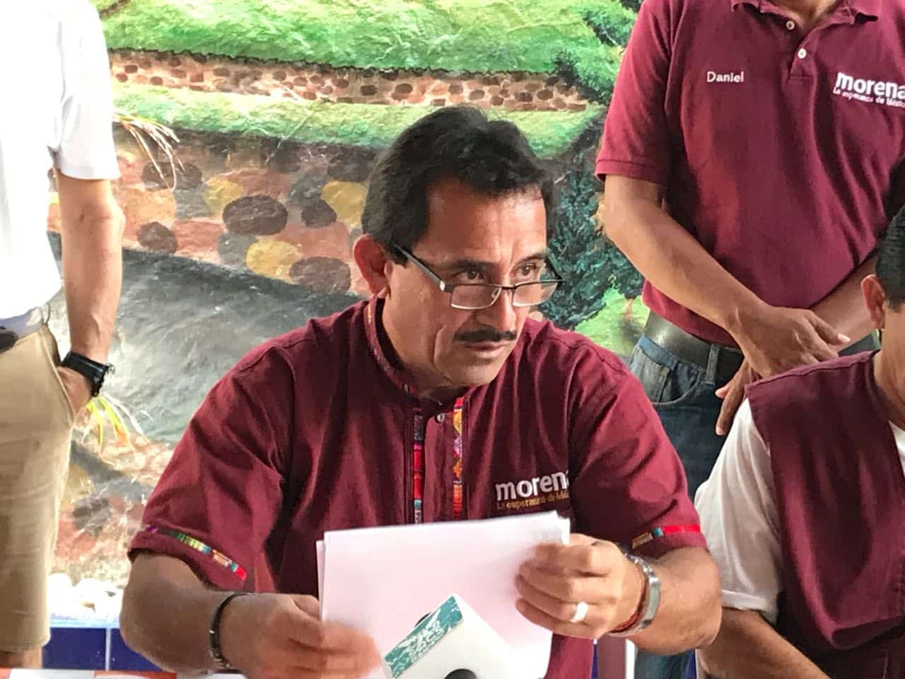 Regidor, presenta denuncias contra ex diputados borgistas