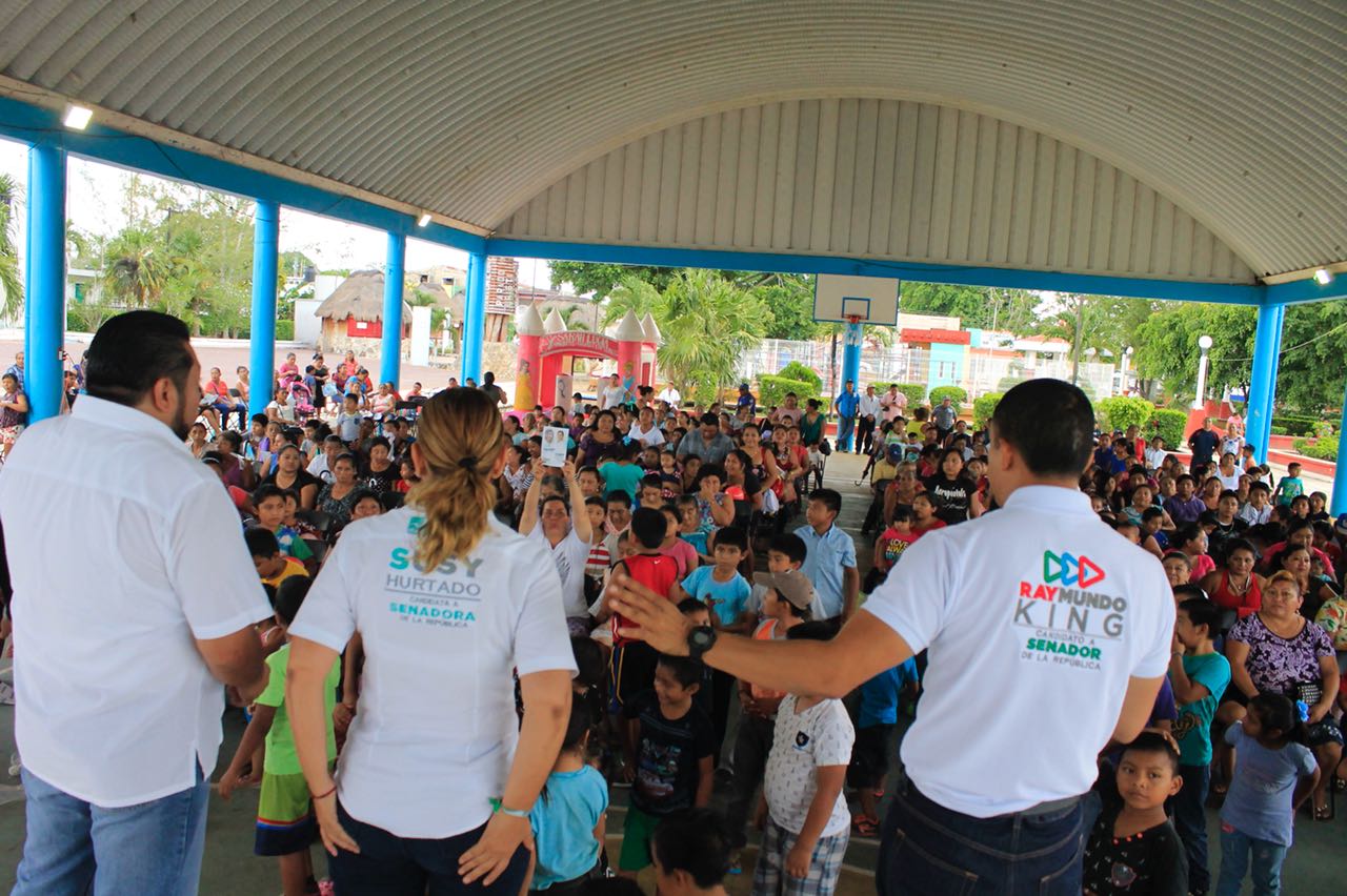 Compromete Raymundo King ampliar cobertura de programas sociales