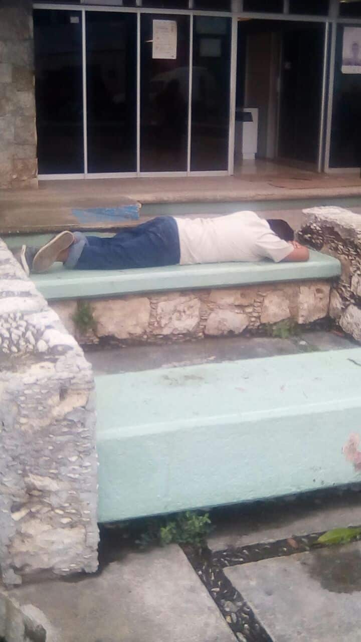 Afiliados al IMSS Valladolid exigen mejor atención