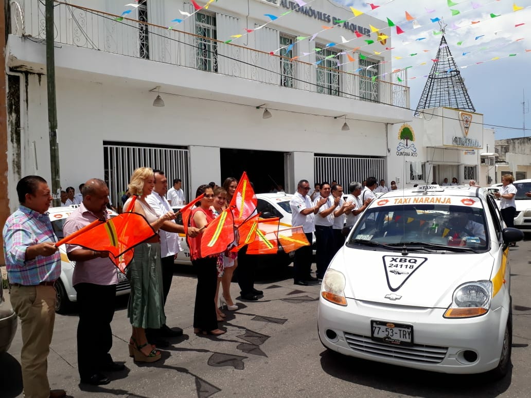 Dan banderazo de arranque a flotilla de ‘Taxi Naranja’ del SUCHAA