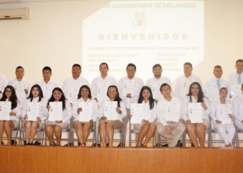 Reciben titulación Profesionistas del Centro Universitario de Valladolid