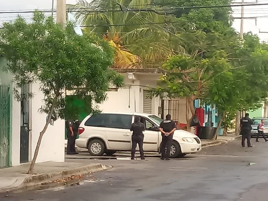 Con una bala en el cuello, llega de urgencia al hospital