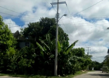 Calderitas en penumbras, vecinos piden atención del gobierno