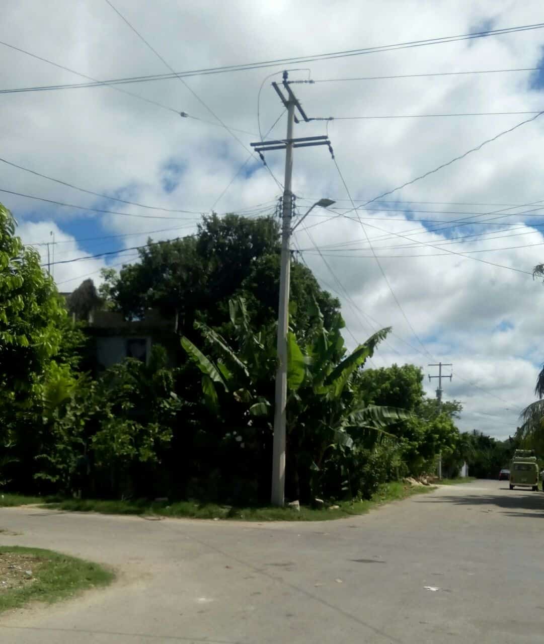 Calderitas en penumbras, vecinos piden atención del gobierno