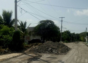 Vecinos, enojados por trabajos inconclusos de reparación de calles