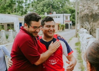 Convertir la actividad física en barrera contra las adicciones, ofrece Kike Ayora