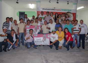 Taxistas dan espaldarazo al proyecto de Leonel Escalante