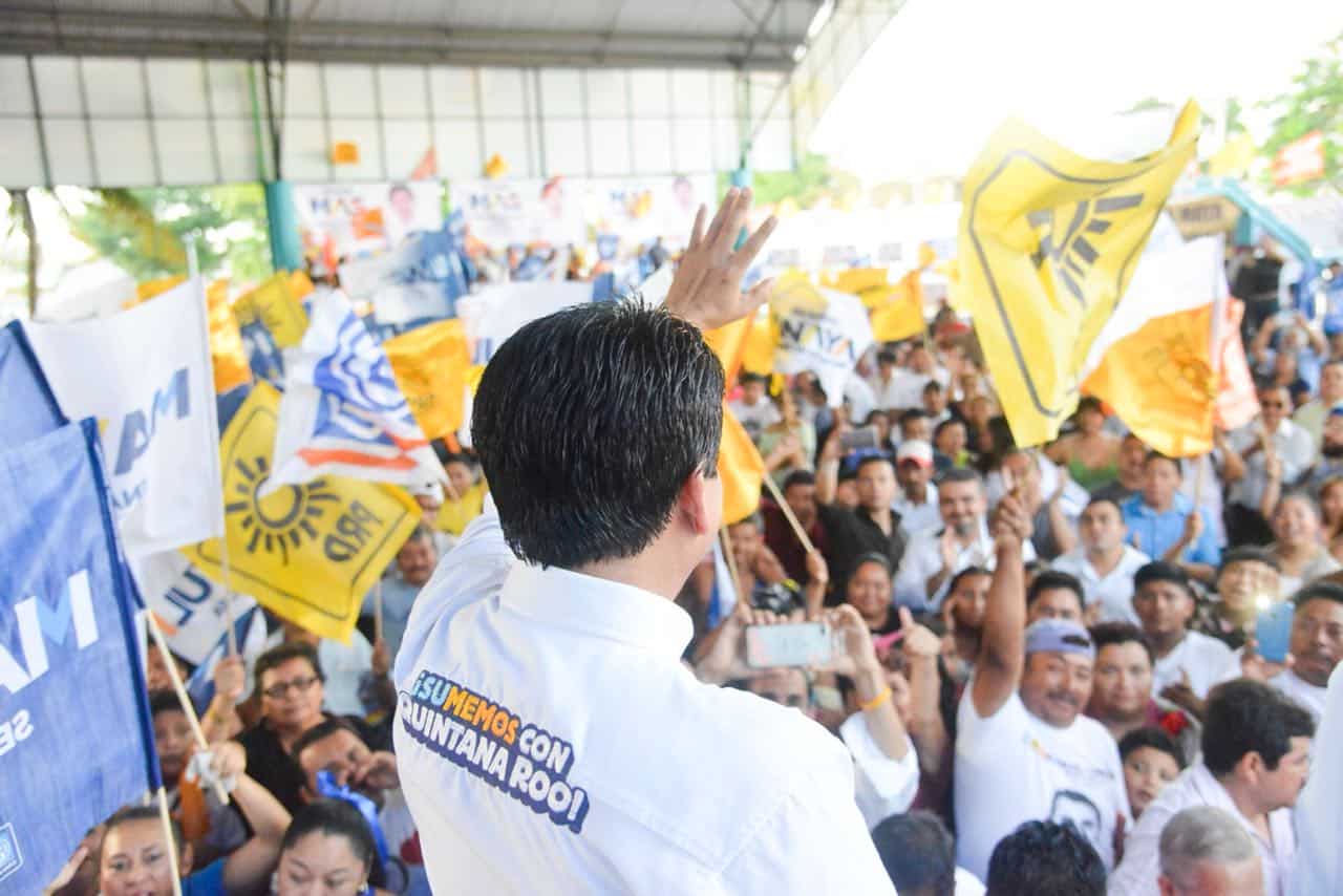 Espectacular cierre de campaña de Víctor Mas; miles de Tulumnenses le brindan su apoyo