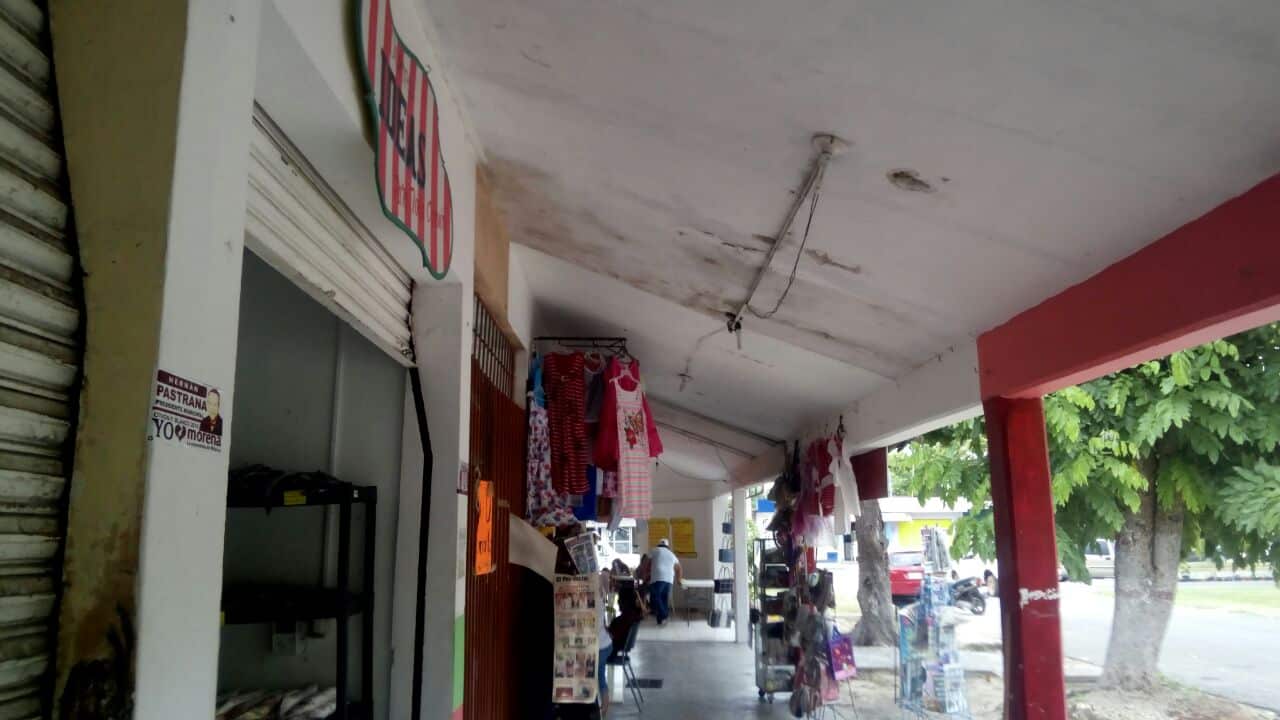 Lluvias, el enemigo número uno de locatarios del mercado Andrés Quintana Roo