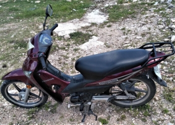 Frustran robo de motocicleta en el barrio de Sisal