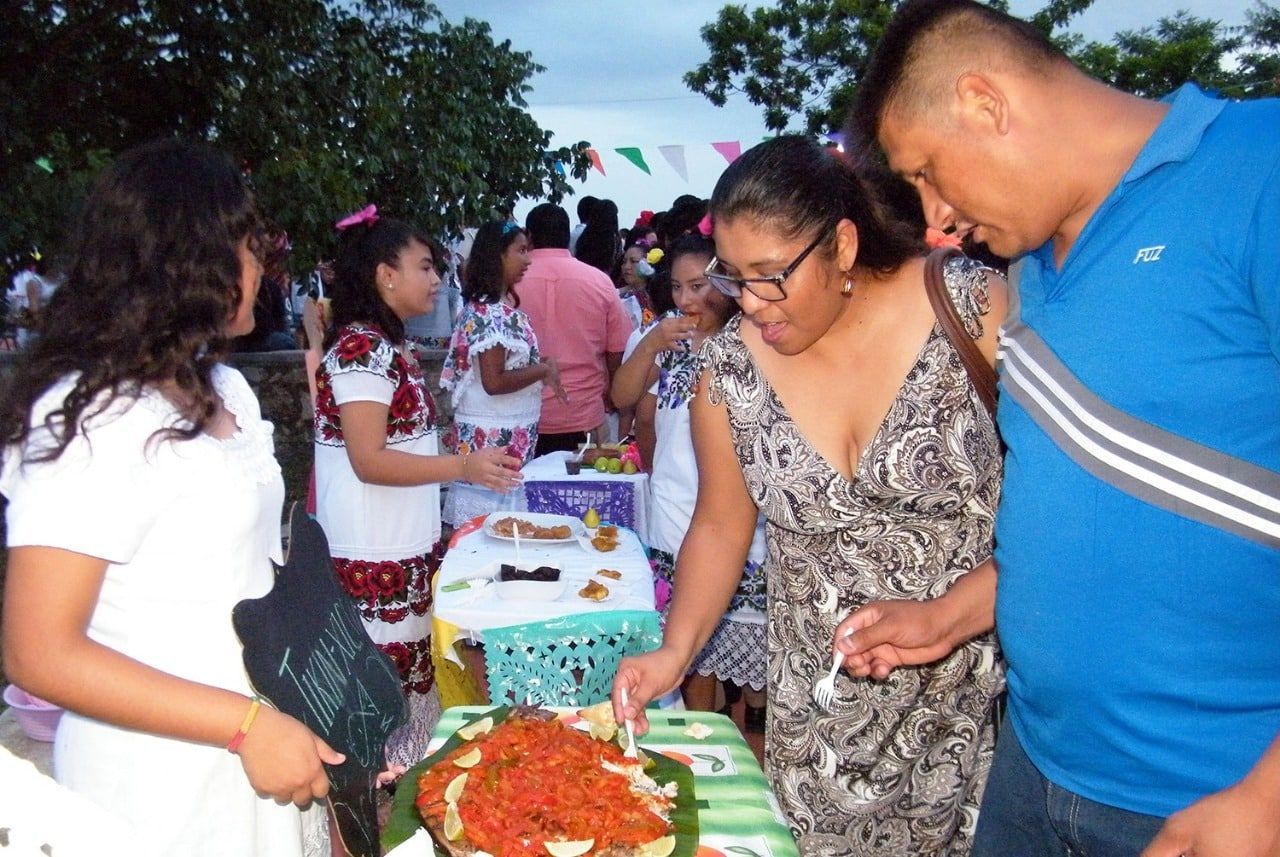 Celebran Feria de Tradiciones de Yucatán