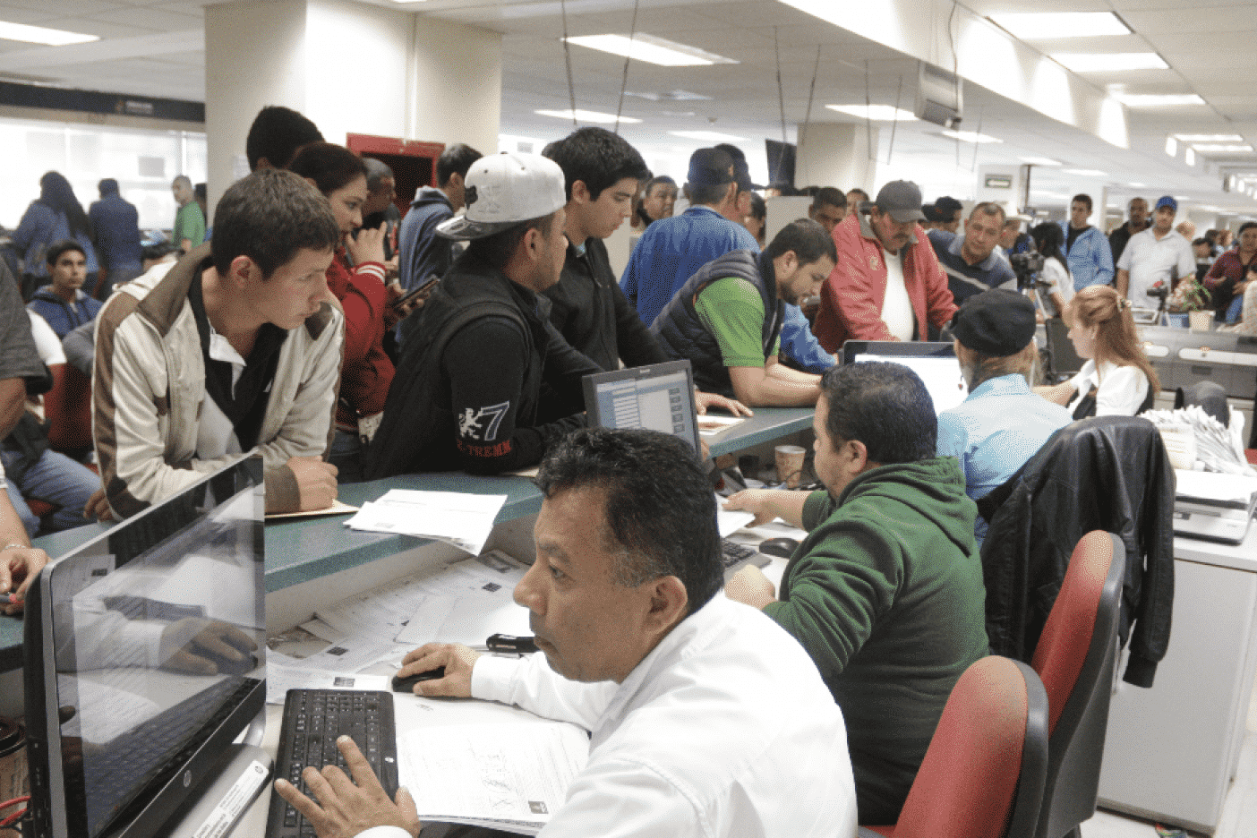 ¿Qué pasará con los burócratas federales que van a despedir?