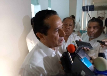 De momento, descarta Carlos Joaquín cambios en el Gabinete Estatal