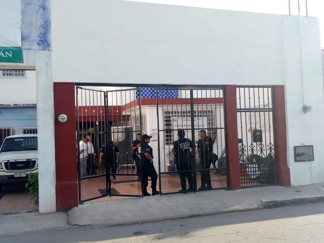 Por conteo final de votos, blindan Consejo Municipal Electoral de Valladolid