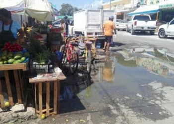 Chetumal con rebosamiento de aguas negras