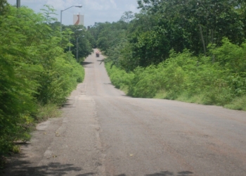 En mal estado camino alterno UIMQRoo
