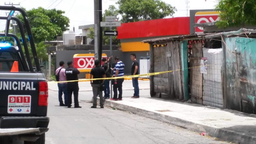Ni chance le dieron de bajar de su auto. Lo ejecutan afuera de un Oxxo