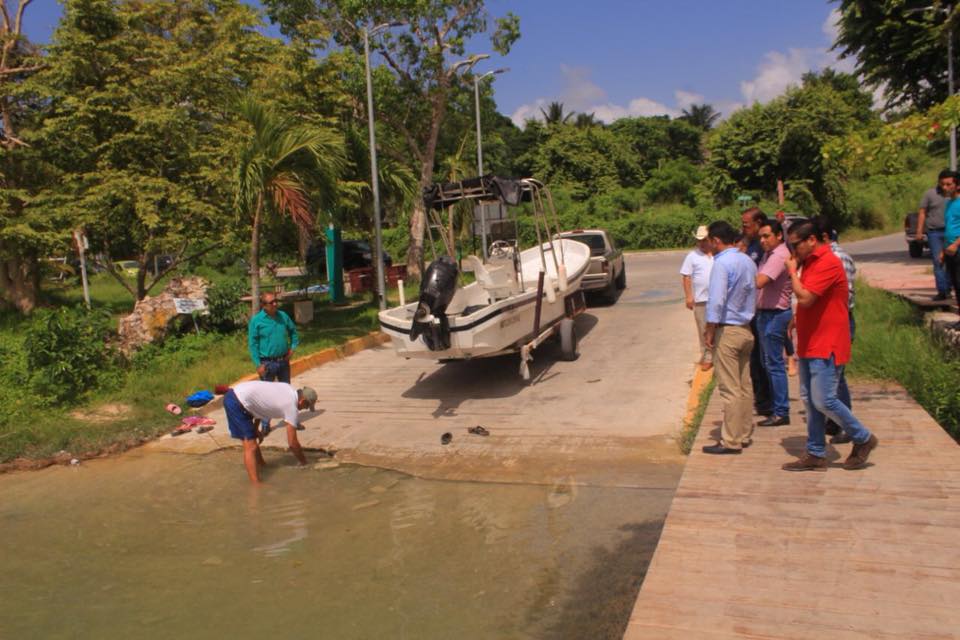 Supervisa Alexander Zetina ampliación del embarcadero en Bacalar