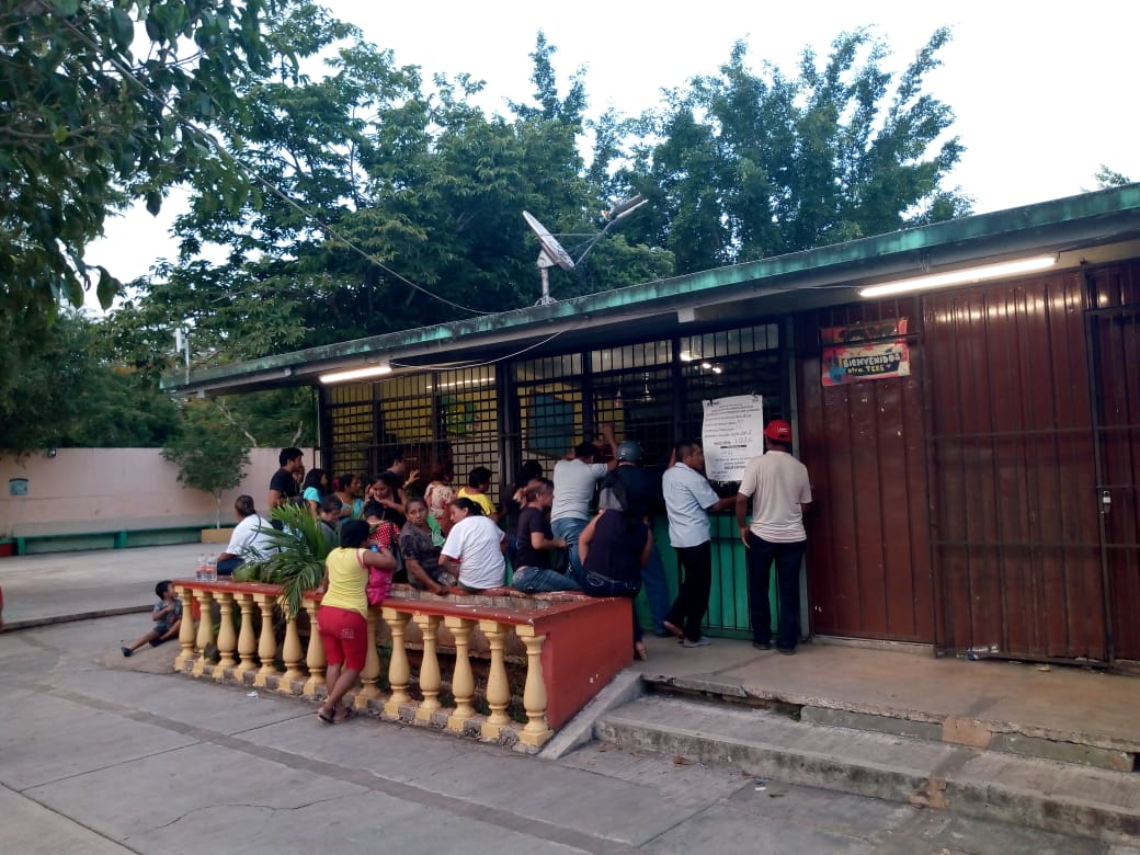 Valladolid a la expectativa, al iniciar el conteo de votos