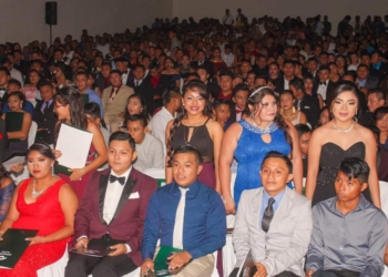 Satisfactoriamente egresan 224 estudiantes del Conalep Valladolid