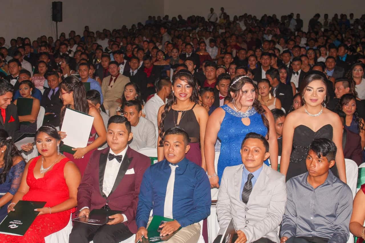 Satisfactoriamente egresan 224 estudiantes del Conalep Valladolid