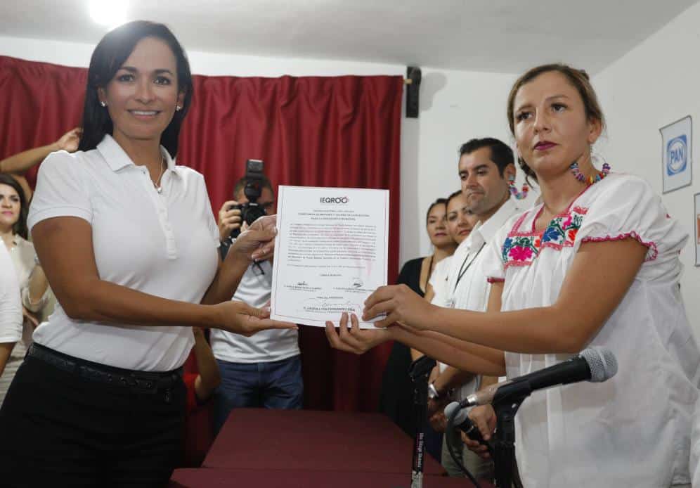 Laura Fernández, recibe Constancia de Mayoría como presidenta municipal electa de Puerto Morelos