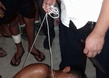 Rescatan a ladrón ante turba enardecida