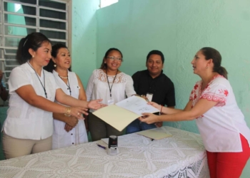 Recibe Mayte Moisés Constancia de Mayoría; referencia compromiso con los yucatecos