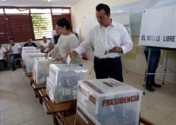 Orestes Somarriba, candidato por Valladolid, acude a las urnas