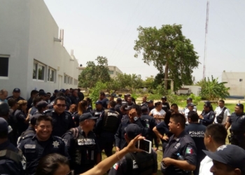 Policías de Solidaridad amenazan con huelga. Exigen pago inmediato de prestaciones
