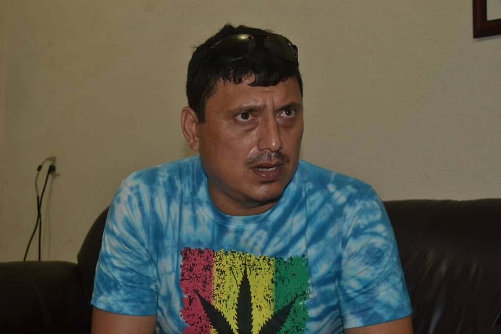 Piden acabar con «taxistas piratas»