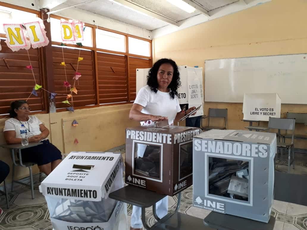 Trinidad Guillén, emitió su voto en la casilla 406