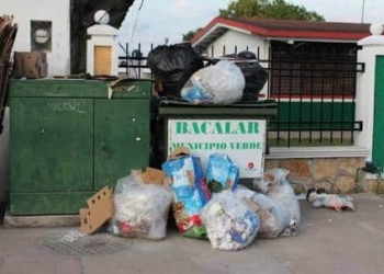 Aumenta basura por la llegada de turistas en Bacalar