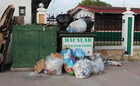 Aumenta basura por la llegada de turistas en Bacalar