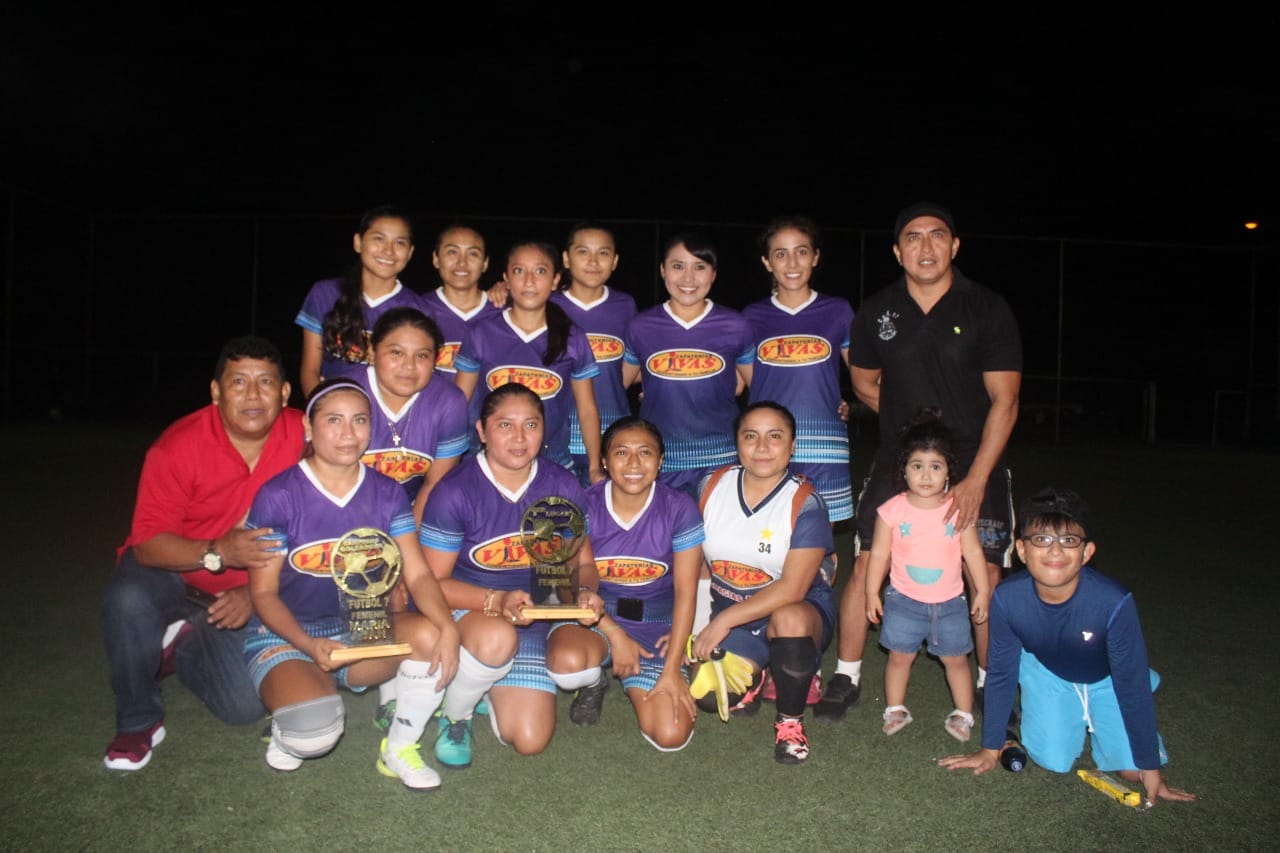 Galaxi Vivas campeonas de la Liga Municipal de Fútbol 7