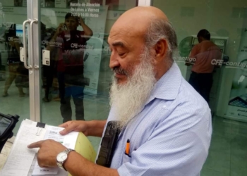 Por no dar para los refrescos la CFE lo deja sin energía eléctrica