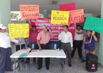 Regidor exige entrega de paquetes escolares autorizados por el cabildo capitalino
