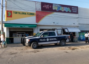 Dos sujetos asaltan tortillería Flower y abarrotes Dunosusa