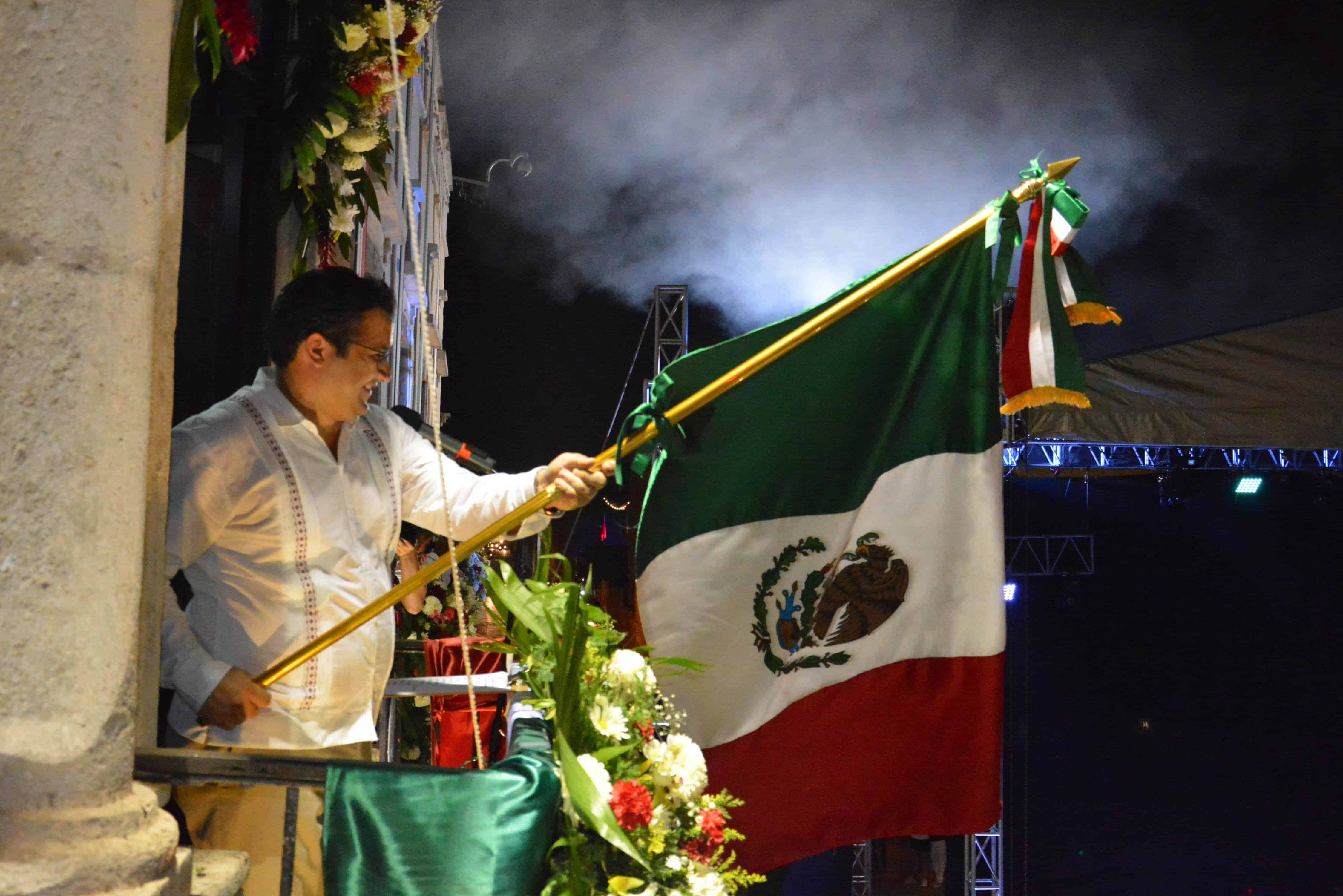 En su boom los festejos patrios en Valladolid con el tradicional grito