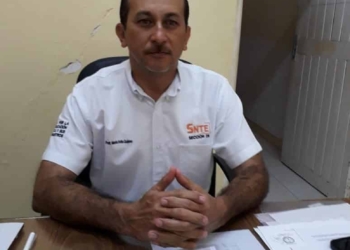 Maestros del ITCH se suman al paro de brazos caídos